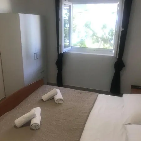 Silvano Apartment Murter