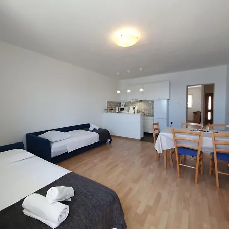 Apartment Silvano *